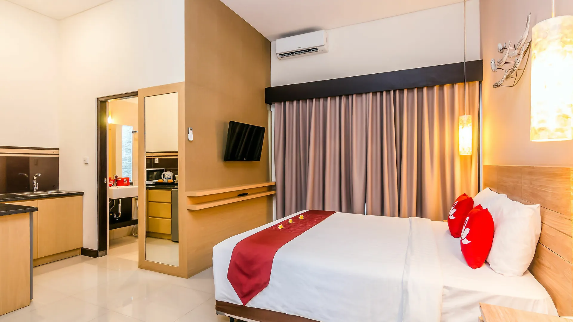 Zen Premium Seminyak Eka Laweya Hotel 3*, Seminyak (Bali)